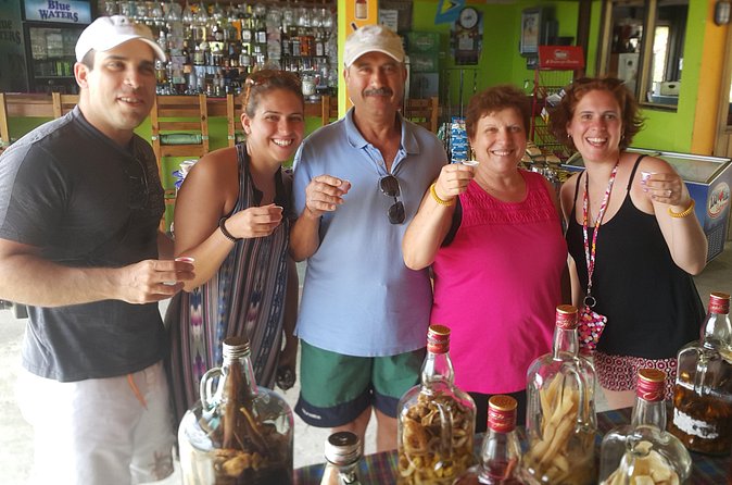 Bar & Food Hopping in St. Lucia - Who should book this experience?