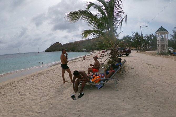 Beach Shuttle To Pigeon Island - Drivers who make the day easier