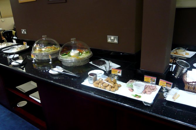 Departure VIP Lounge & Free transfer from Any Resort - The VIP lounge: cool, quiet, and useful