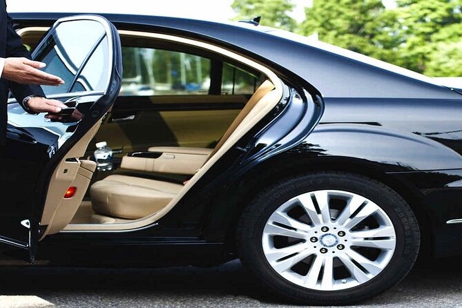 Fast Track (Expedited Arrival) & FREE Transfer To Hotel/Airbnb - What this St Lucia airport service actually does