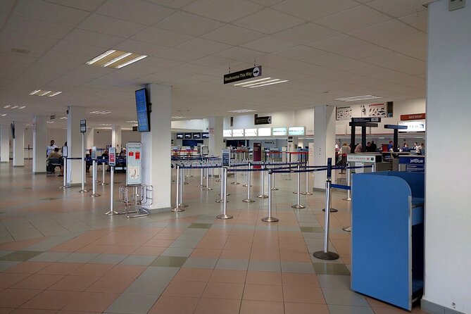Hewanorra International Airport (UVF) Private St.Lucia Transfers. - Who should book this airport service