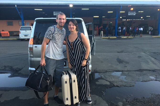 Private Airport Transfer from Hewanorra UVF to St. Lucia Resorts - Finding your driver at the green railing