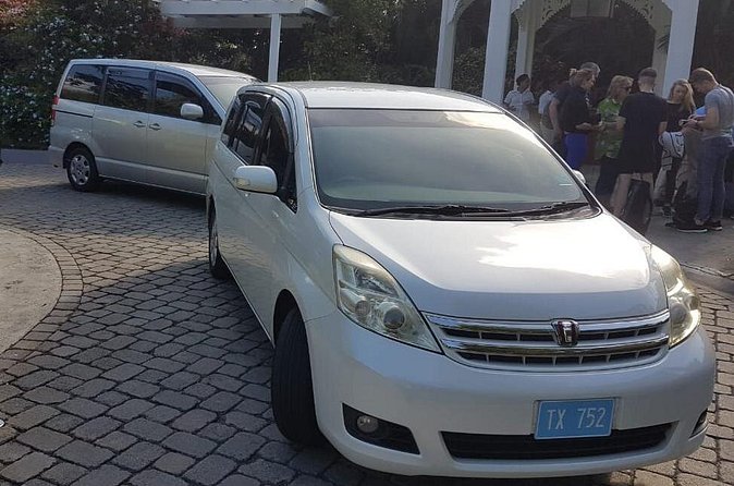 Private Airport Transfer From Uvf To All Resorts-Complimentary Beers & Water - Communication, delays, and practical planning