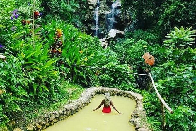 Rainforest Waterfall Adventure - How the group size may shape your day