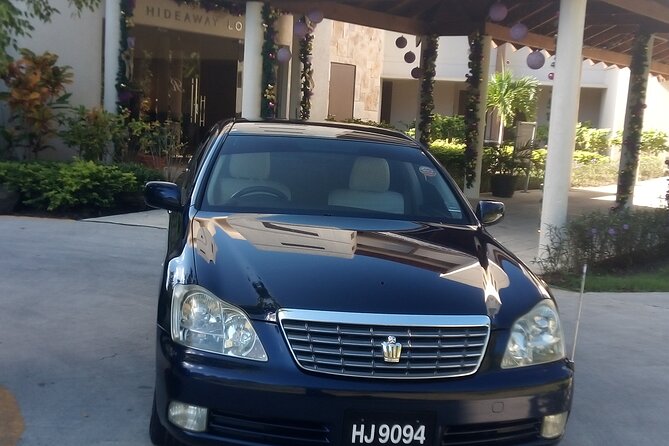 Roundtrip Transfer from UVF Airport to Resorts in Gros Islet (Groups of 4 Plus) - The drivers add more than directions