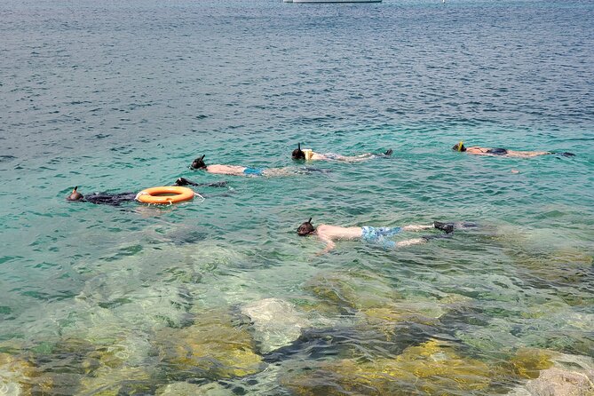 Snorkeling at Pigeon Island - Swimming from shore into Pigeon Island’s waters