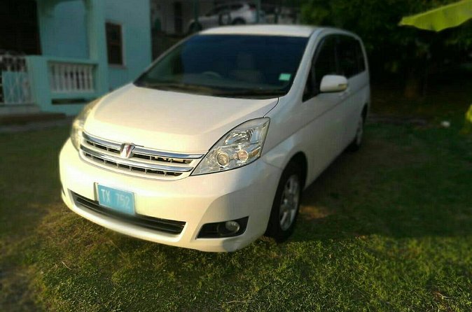 St Lucia Airport Transfer to ANY Bay Gardens location - What the strongest service qualities are
