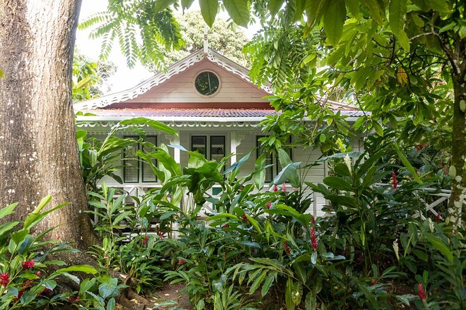St Lucia Airport Transfer to Fond Doux Resort - A 50-minute drive with room for local context