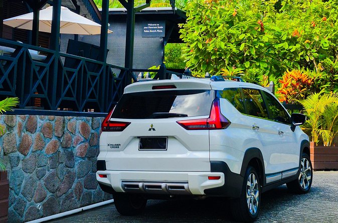 St Lucia Airport Transfer to Hotel Chocolat - The service details that shape the ride