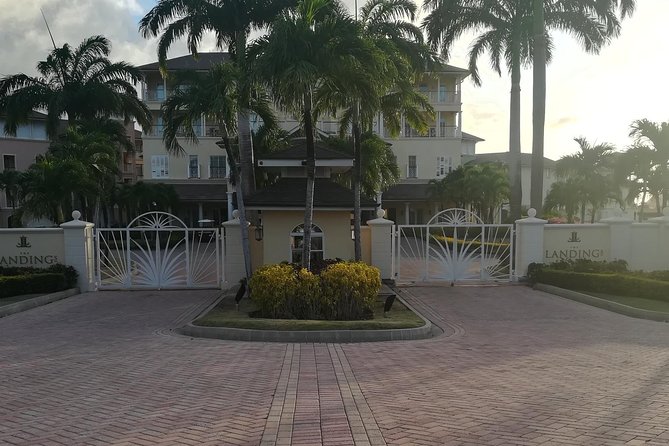 St Lucia Airport Transfer to The Landings - Hewanorra (UVF) & GFL Airport (SLU) - Who should book this transfer?