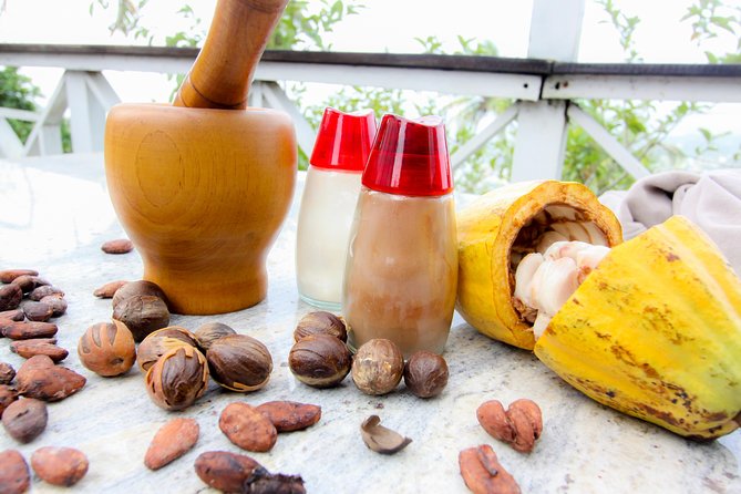 St Lucia Chocolate Making Marigot Bay & Souvenir Shopping - Cacoa Sainte-Lucie turns cocoa into a hands-on lesson