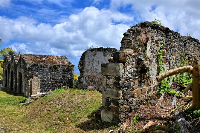 St. Lucia Island Short Tour - Can the route include a rum distillery?