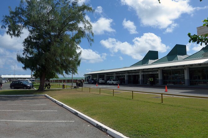 St. Lucia Private Airport Transfers from UVF (GROUPS of 4) - Expect hills, bends, and a longer ride than the clock suggests