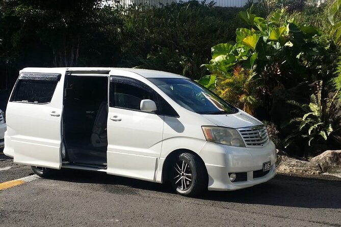 St Lucia Private Round Trip Hewanorra Airport Transfers to North Hotels - Leaving Hewanorra with a private welcome