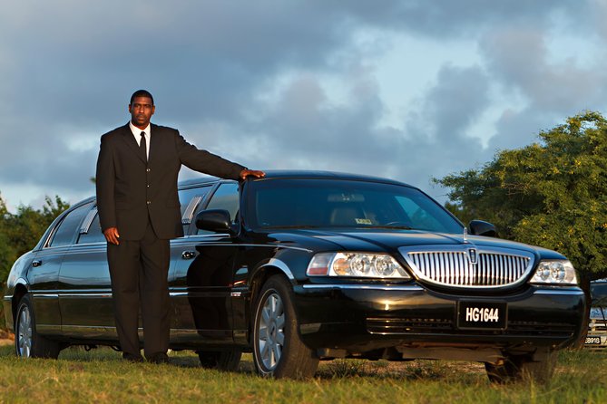 St Lucia Round-Trip Transfer: George F. L. Charles Airport - Why the airport meeting service helps