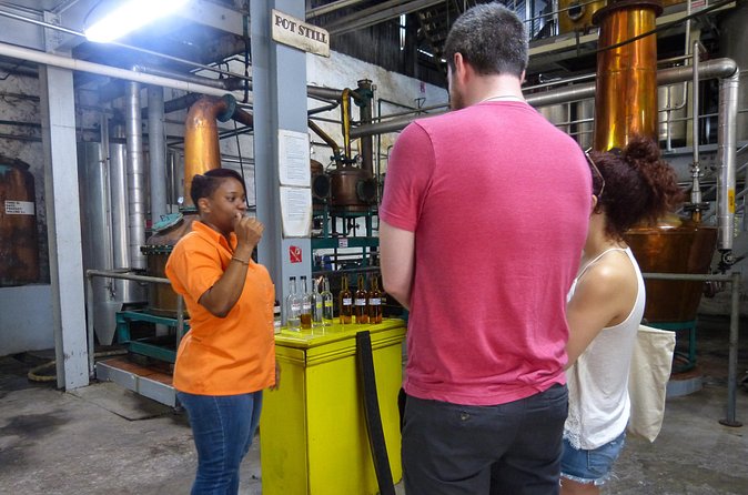 St Lucia Rum Tasting and Tour - Buying a bottle and handling payment