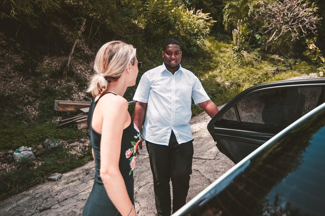 St. Lucia West Coast Airport Transfer - See The Pitons - Finding your driver at UVF airport