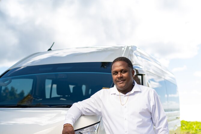 UVF Private Luxury Transport Service in St Lucia (Round Trip) - What this St Lucia transfer really provides