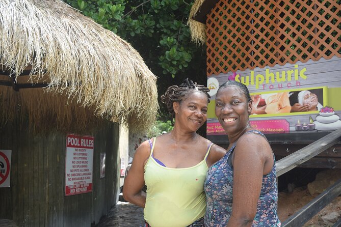 Volcanic Tour and Botanical Gardens - Who should book this experience?